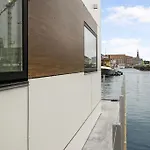 Modern Houseboat - Apartment Downtown